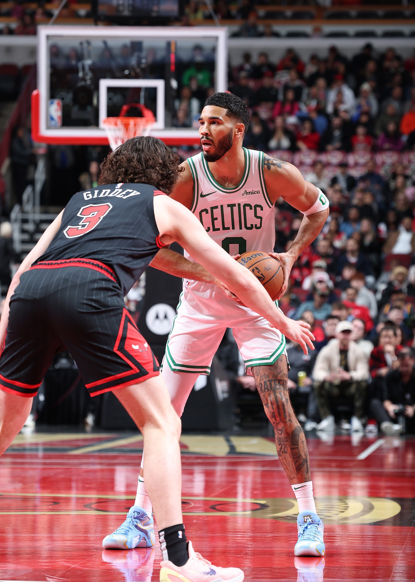 开云- 公牛不断突破！，凯恩连续十场比赛得分超过险胜赢得满堂喝彩