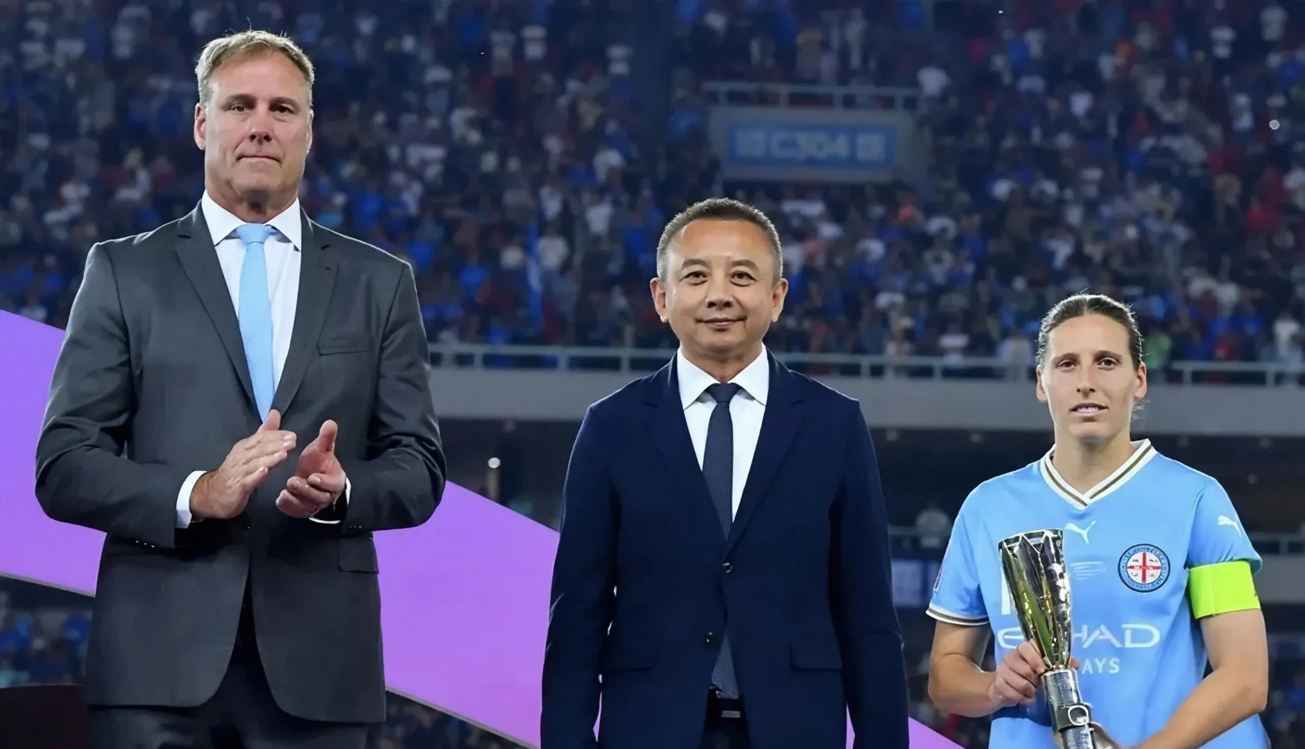 开云体育- 今夜亚冠焦点战，武汉三镇队长鼓劲，球迷炸锅，更衣室氛围转暖