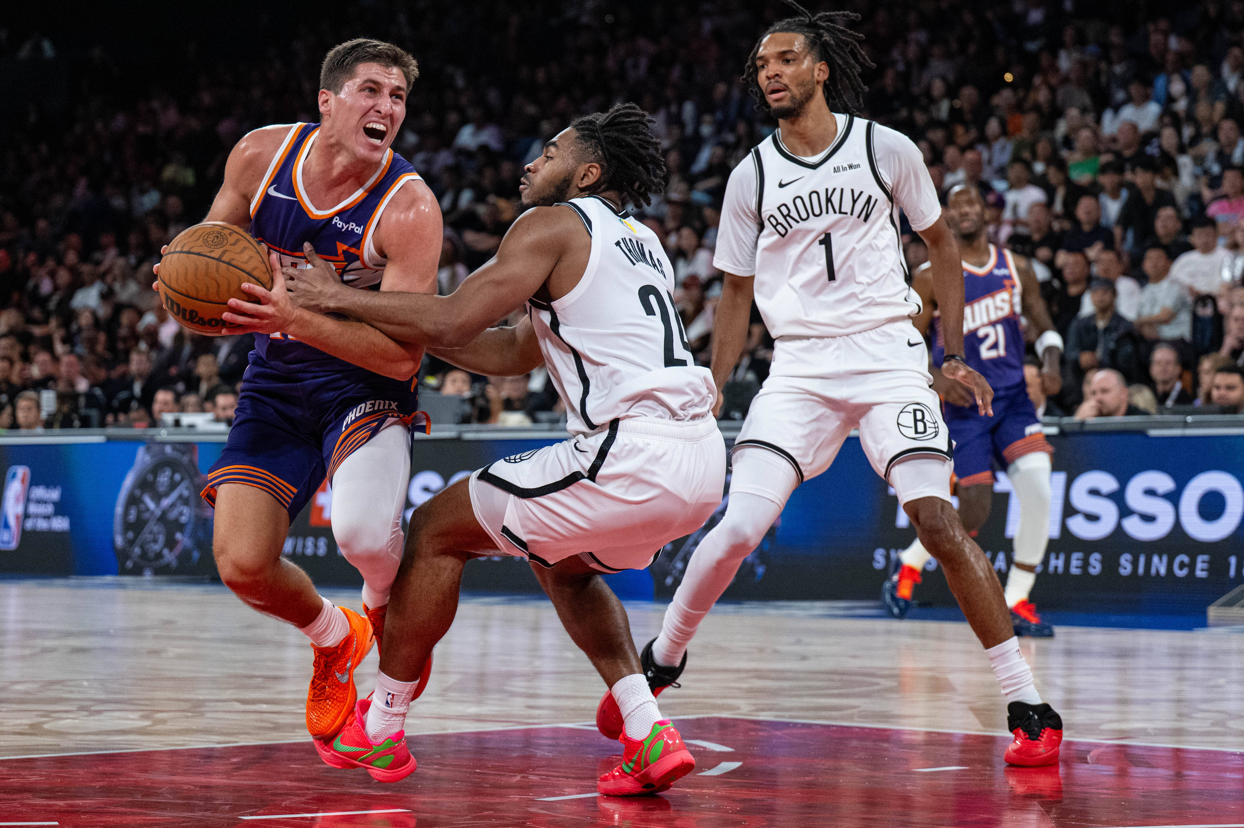 开云体育-NBA常规赛集结日走向成谜，达拉斯独行侠远射贴柱，赛场秩序良好，年轻球员得到机会的简单介绍