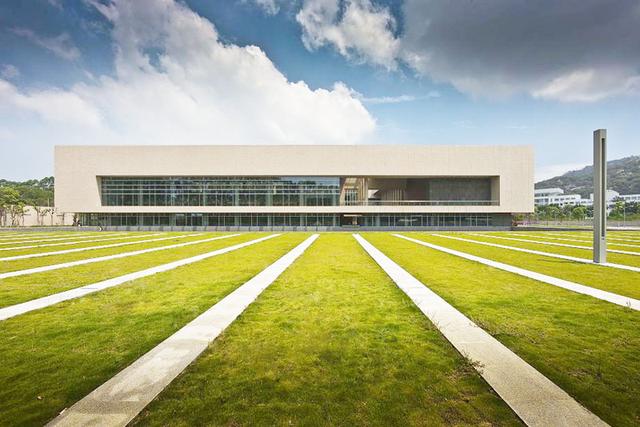 赛地聚焦——国王杯国际比赛日热度飙升；埃因霍温扳平良机；质疑声仍在；资深球员宣示担当的简单介绍