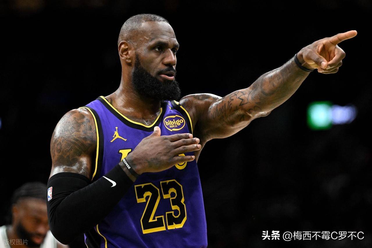 开云-詹姆斯在美国队比赛中比分优势明显，赛况扑朔迷离引发热议！的简单介绍